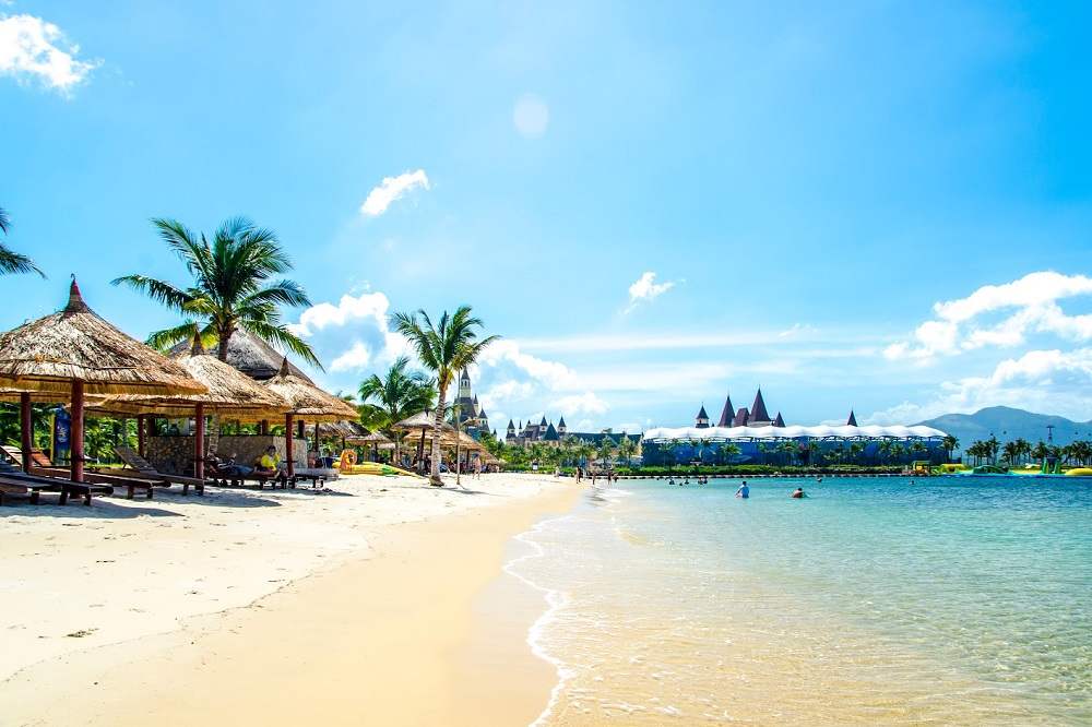 Du lịch Nha Trang thu hút đông đảo khách nội địa và quốc tế